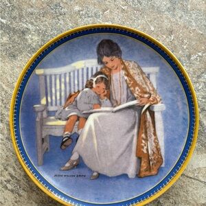 Decorative Plate with Mother and Child Illustration Mother’s Day